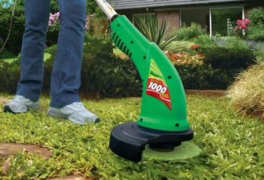 Aparador de grama master 1000 plus 1000W Trapp