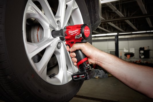 Chave de Impacto 1/2" M12 FUEL 339Nm Milwaukee Completa