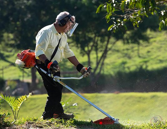 Roçadeira a Gasolina 131R Husqvarna